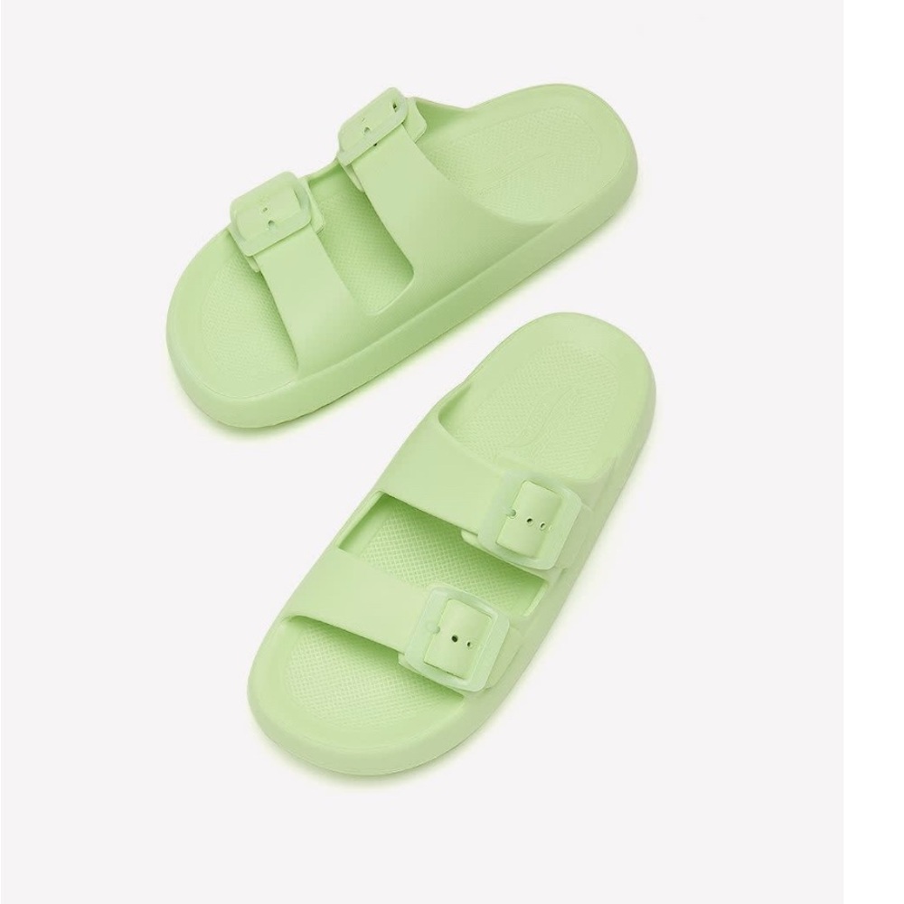Skechers  Slip on Cushion Light Green Sandals - Size 8 women’s